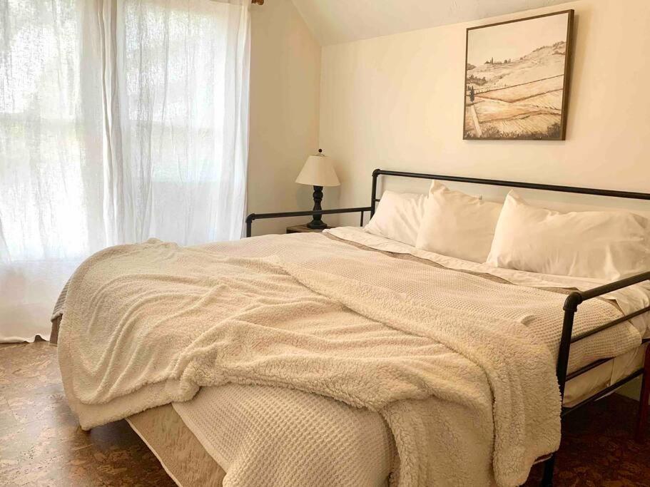 קולומביה פולס Victorian Guest Getaway-20Mins To Glacier National Park-10Mins To Airport! מראה חיצוני תמונה