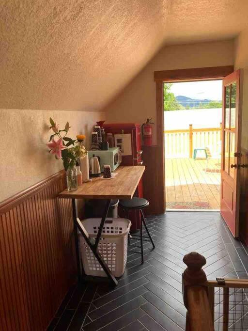 קולומביה פולס Victorian Guest Getaway-20Mins To Glacier National Park-10Mins To Airport! מראה חיצוני תמונה